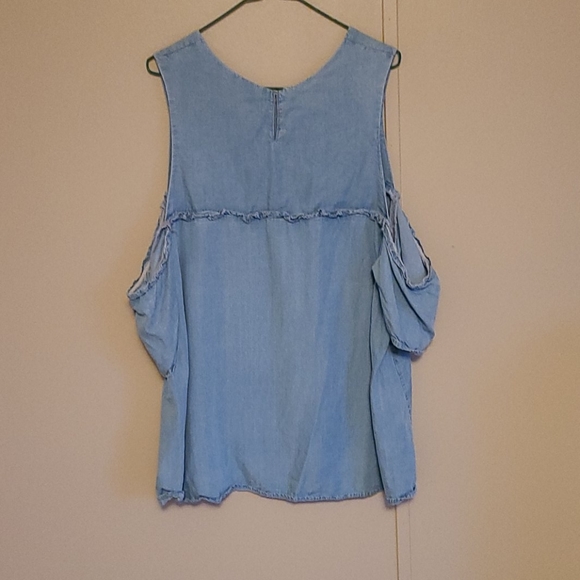 Cold Shoulder Top - Picture 3 of 6